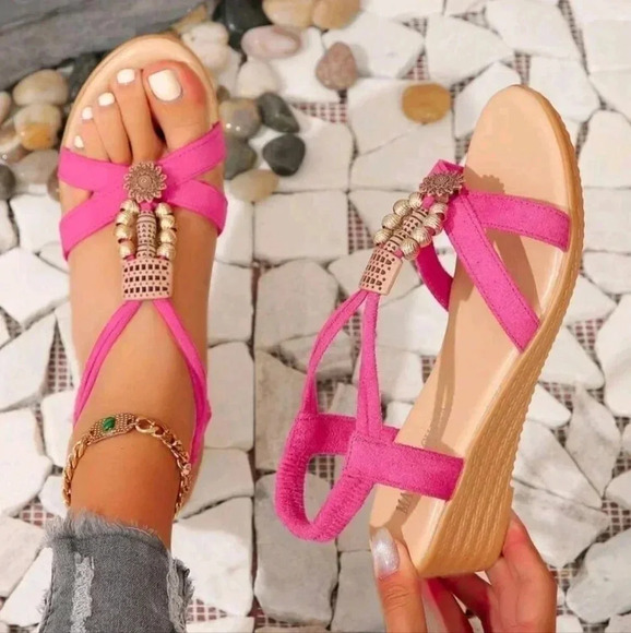 Women's Style Beaded Mid-Heel Sandals With Peep Toe And Wedge Heel, Black Color - Picture 7 of 9